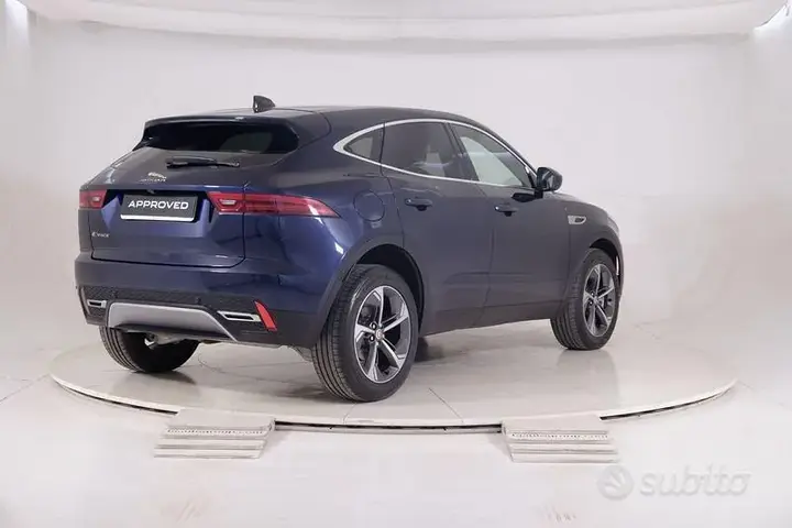Jaguar E-Pace 2022 photo 2