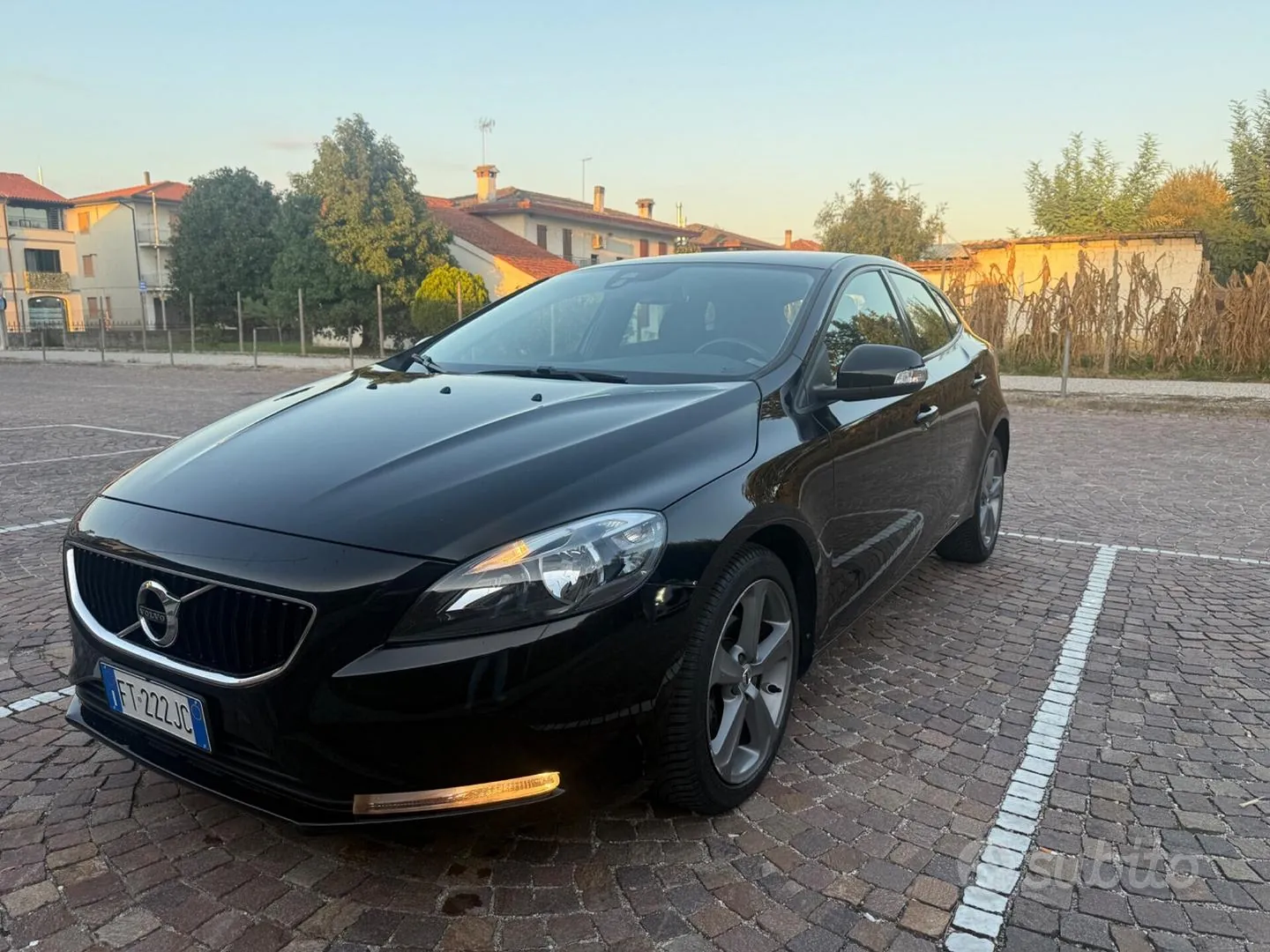 Volvo V40 2018 photo 2
