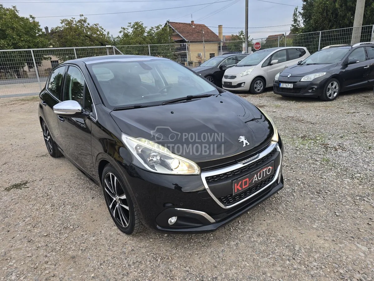 Peugeot 208 2015 photo 3