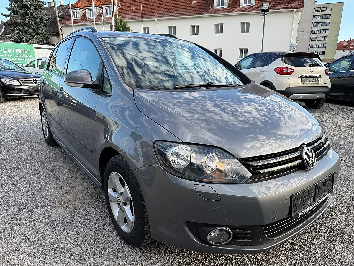 Volkswagen Golf 2011 photo 2