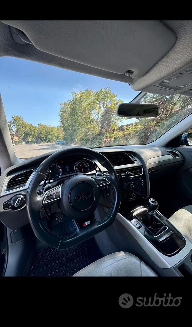 Audi A4 2011 photo 5