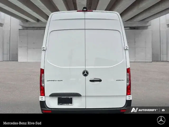 Mercedes-Benz Sprinter 2026 photo 4