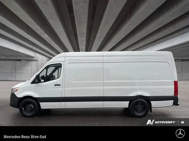 Mercedes-Benz Sprinter 2026 photo 2