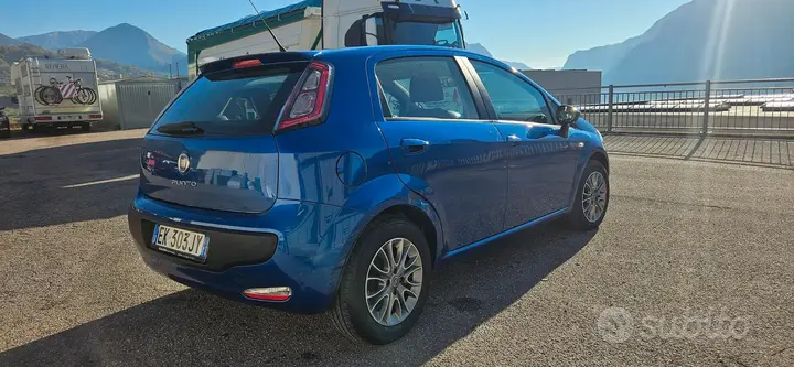 Fiat Punto 2011 photo 4