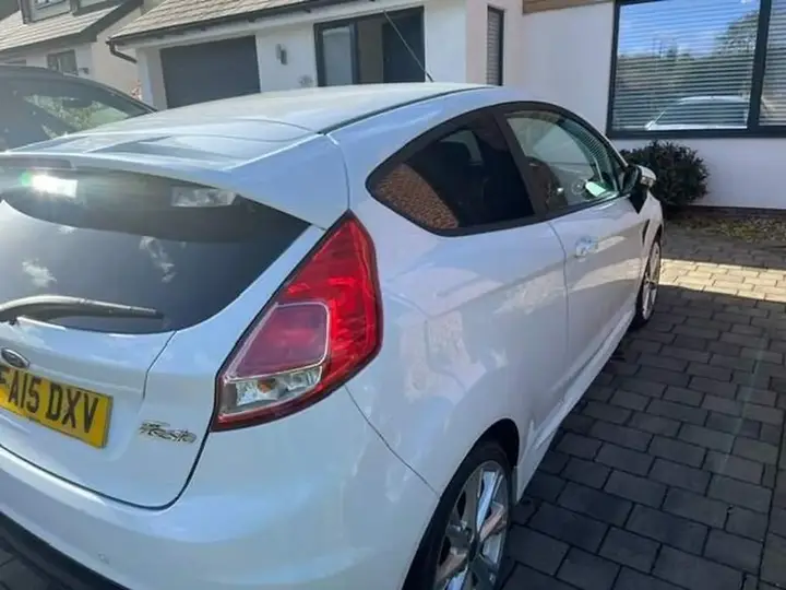 Ford Fiesta 2015 photo 5