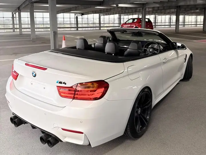 BMW M4 2015 photo 4