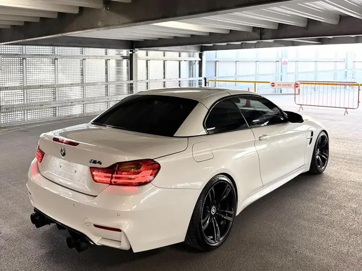 BMW M4 2015 photo 5