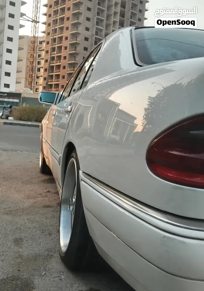 Mercedes-Benz E-Class 1996 photo 4