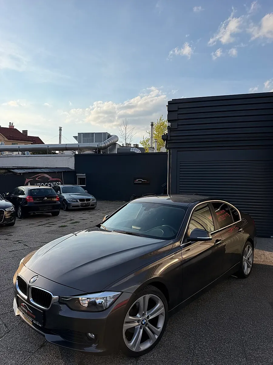 BMW 3 Series 2013 photo 2