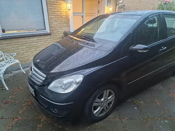 Mercedes-Benz B 170