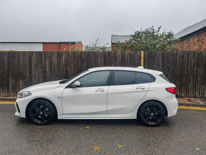 BMW 1 Series 2021 photo 5