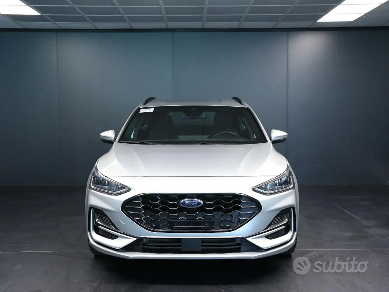 Ford Focus 2023 photo 2