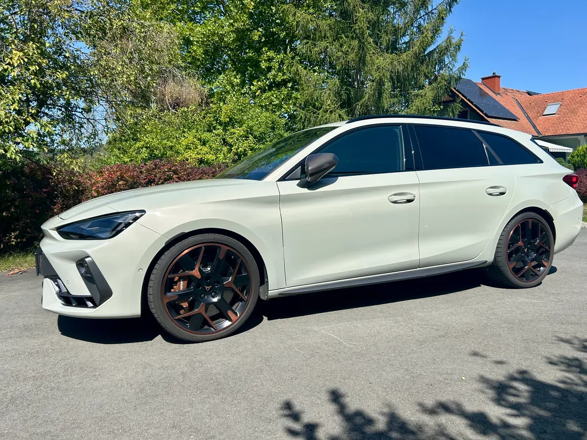 Cupra Leon 2025 photo 2