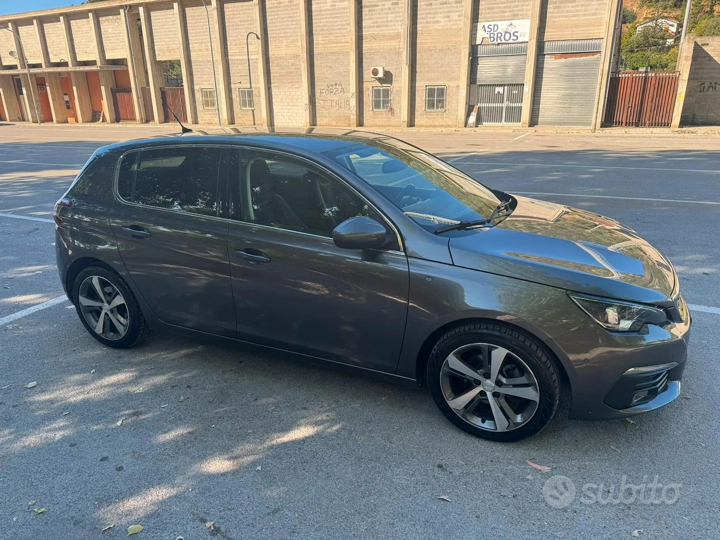 Peugeot 308 2019 photo 2