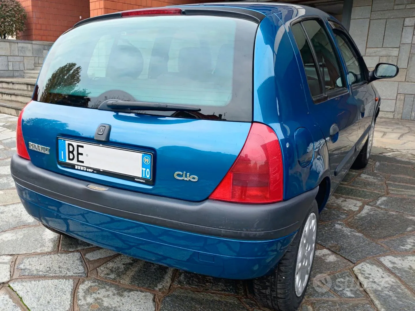 Renault Clio 1999 photo 2