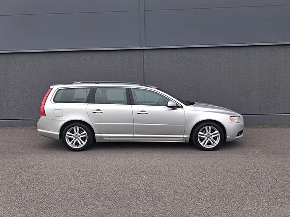 Volvo V70 2013 photo 2