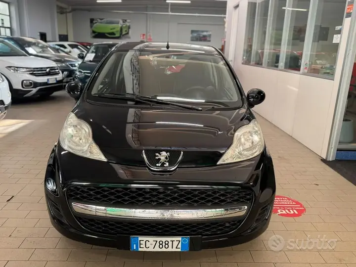 Peugeot 107 2010 photo 2