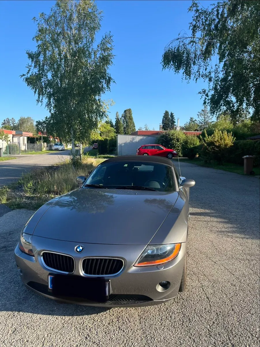 BMW Z4 2004 photo 2