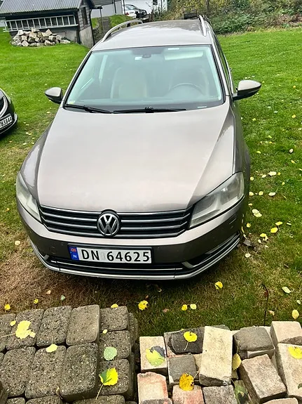 Volkswagen Passat 2011 photo 2