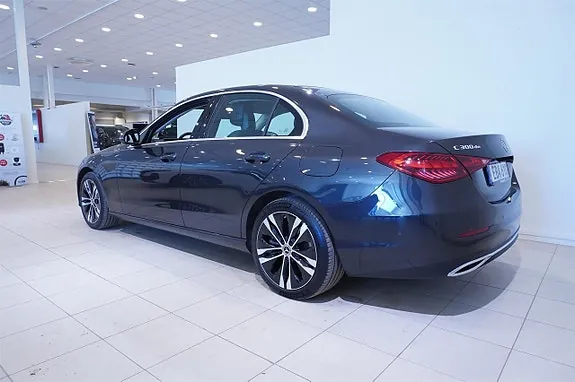 Mercedes-Benz C300 2024 photo 5