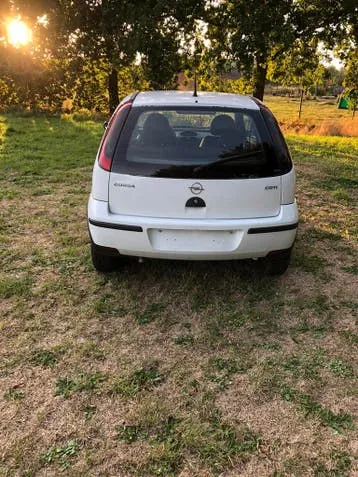 Opel Corsa 2004 photo 2