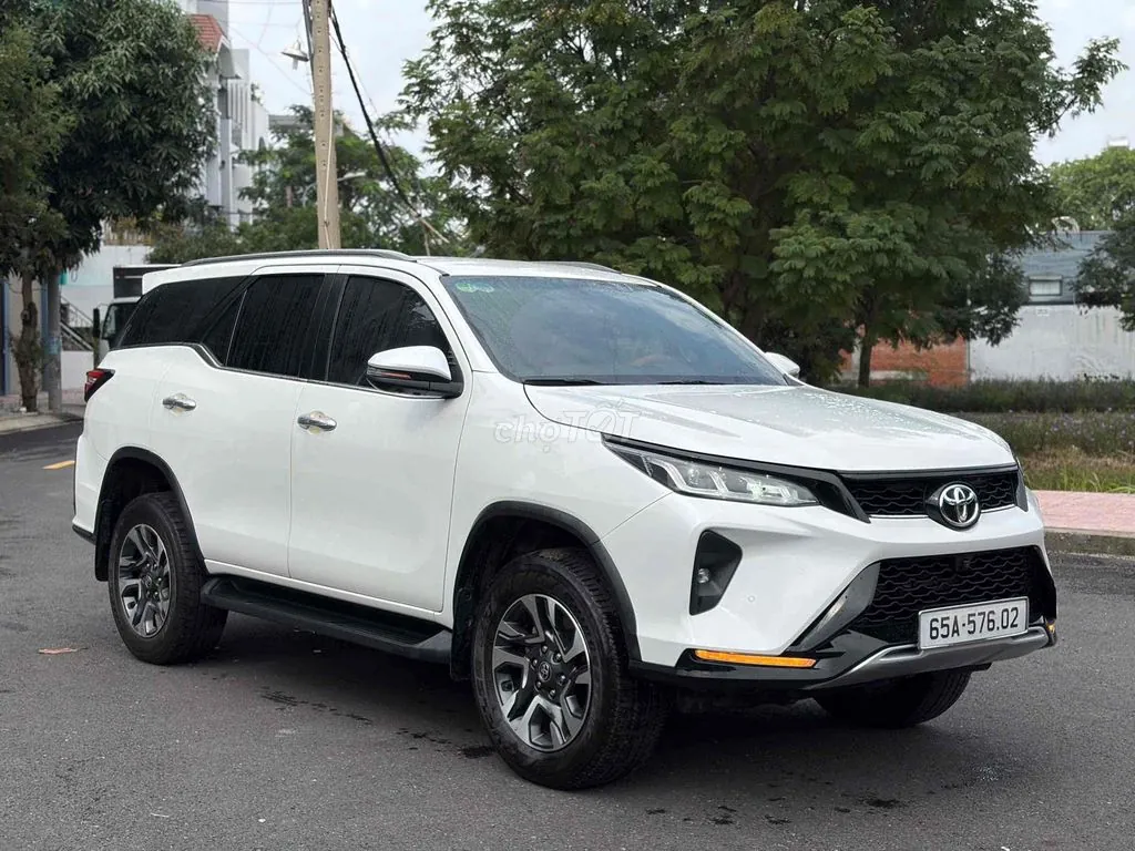 Toyota Fortuner 2022 photo 3