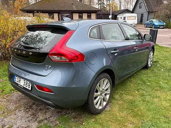 Volvo V40 2013 photo 2