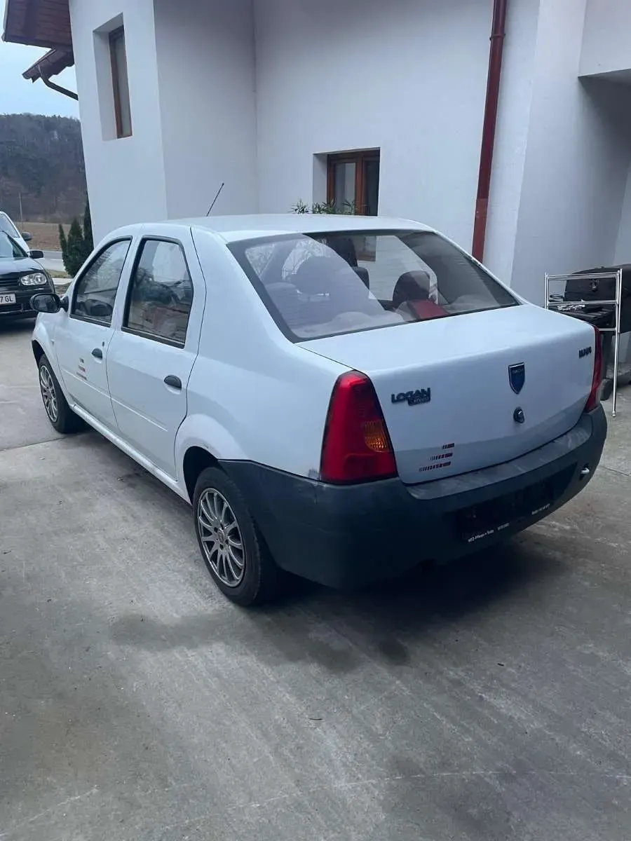 Dacia Logan 2008 photo 2