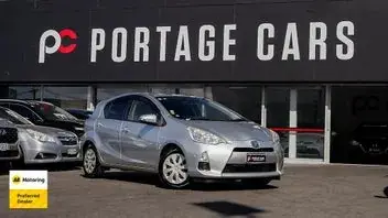 Toyota Aqua 2014 photo 2