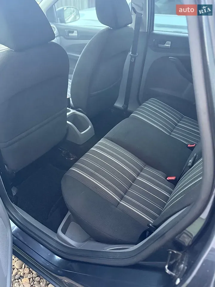Ford Focus 2010 photo 5