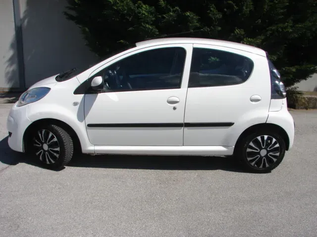 Citroen C1 2010 photo 2