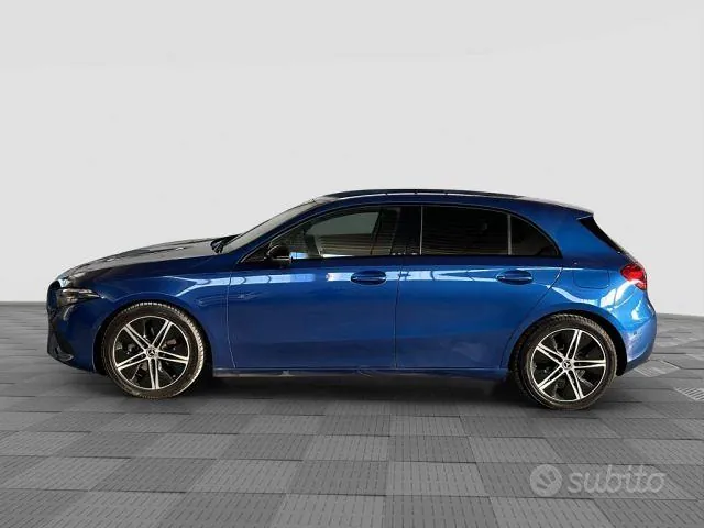 Mercedes-Benz A180 2025 photo 2