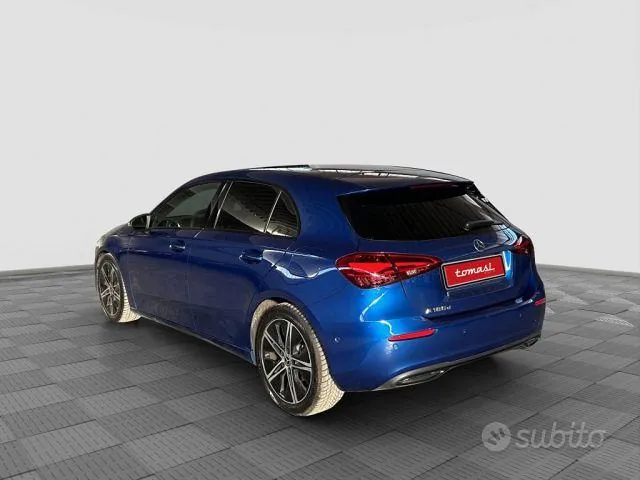 Mercedes-Benz A180 2025 photo 3