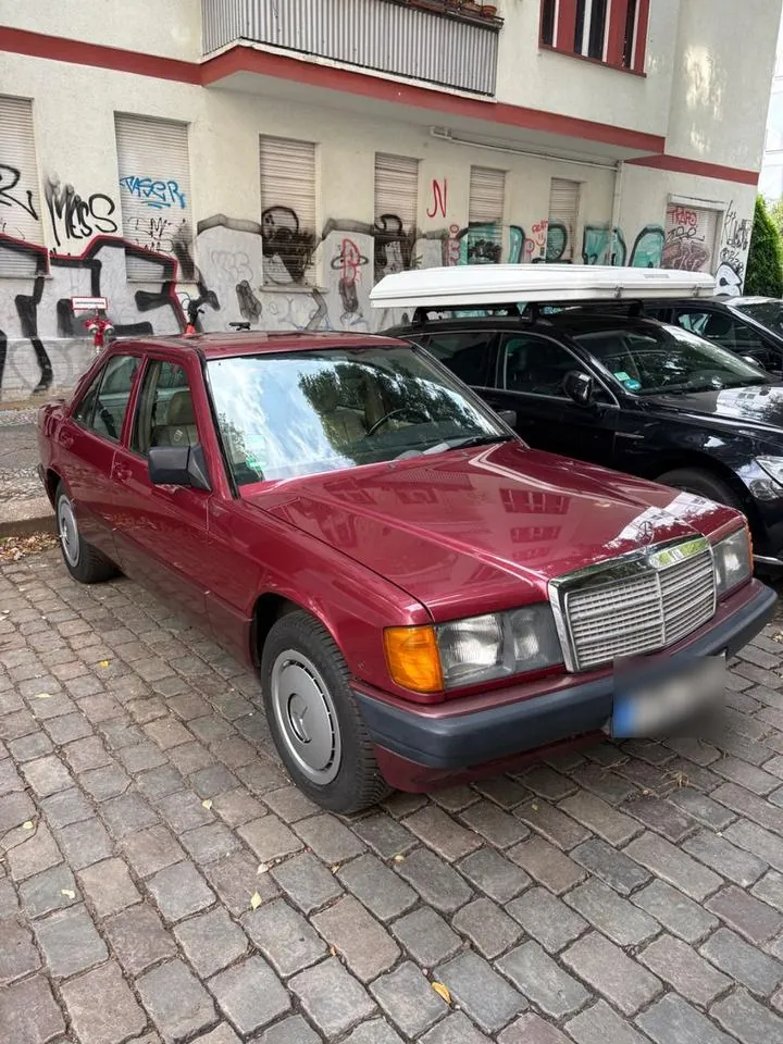 Mercedes-Benz 190 E