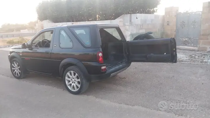 Land Rover Freelander 2005 photo 3