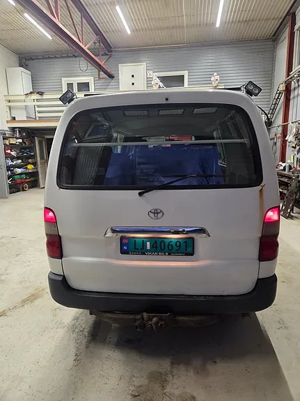 Toyota Hiace 2010 photo 4
