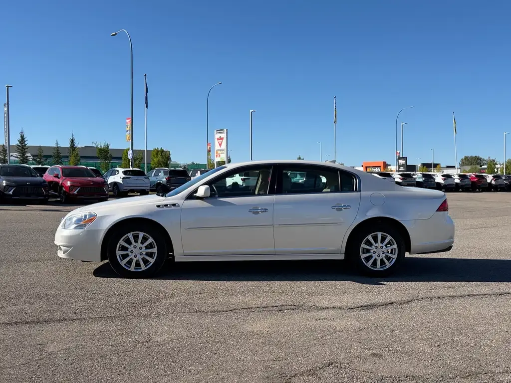 Buick Lucerne 2011 photo 3