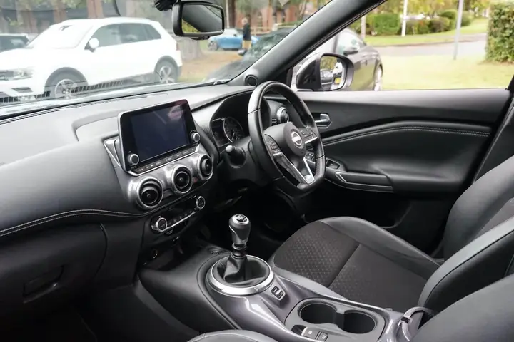 Nissan Juke 2023 photo 2