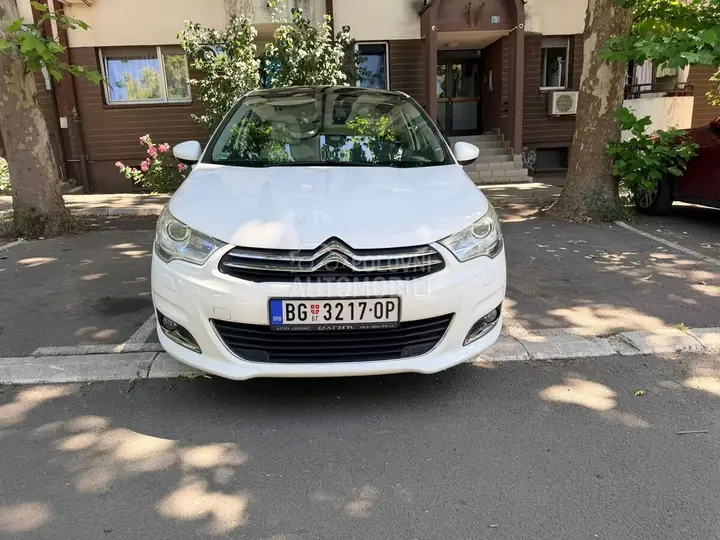 Citroen C4 2012 photo 3