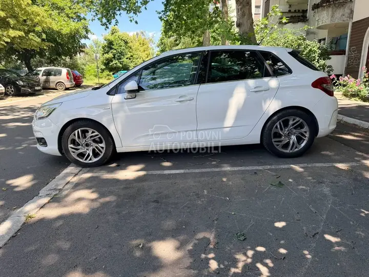 Citroen C4 2012 photo 4