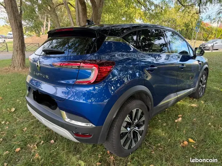 Renault Captur 2023 photo 2