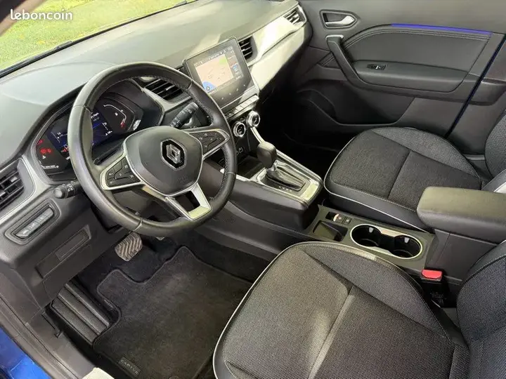 Renault Captur 2023 photo 3