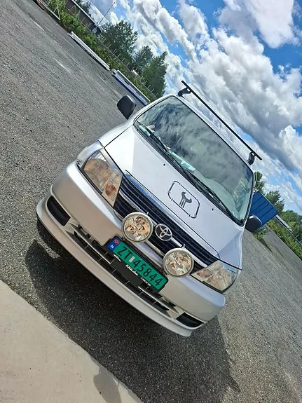 Toyota Hiace 2010 photo 3