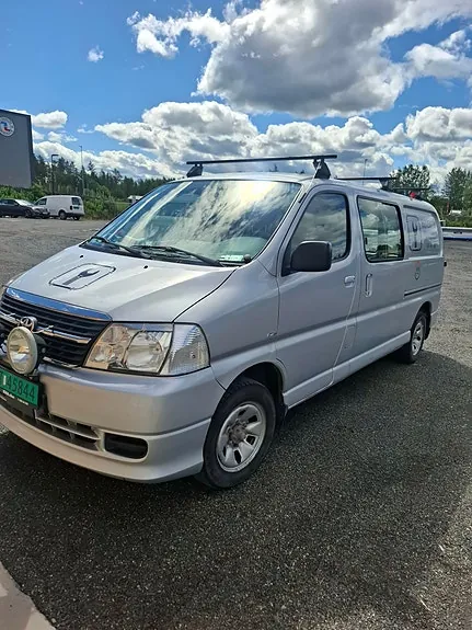 Toyota Hiace 2010 photo 4