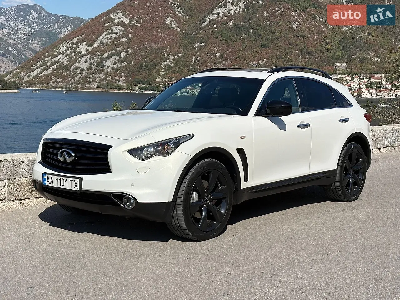 Infiniti Qx70 2015 photo 2
