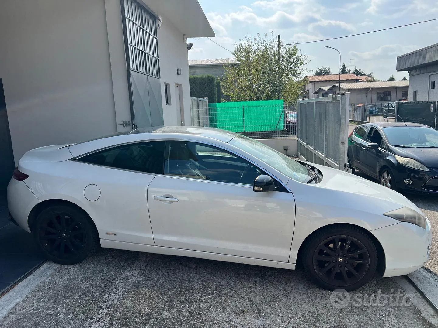 Renault Laguna 2011 photo 3