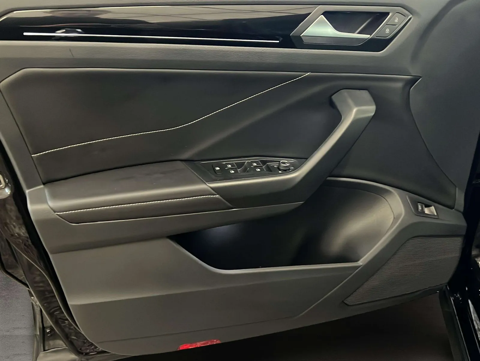 Volkswagen T-Roc 2025 photo 5