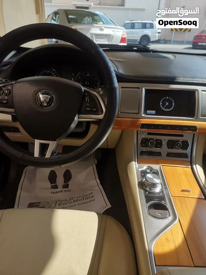 Jaguar Xf 2015 photo 4
