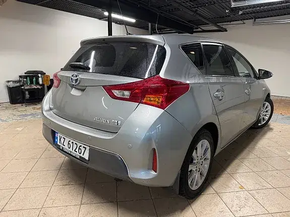 Toyota Auris 2013 photo 5