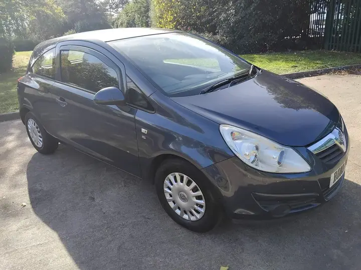 Vauxhall Corsa 2010 photo 2